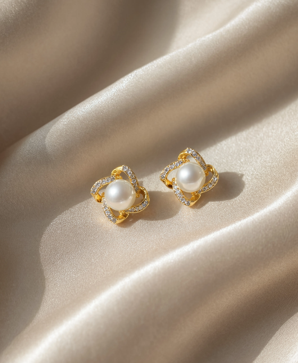 Nacré Studs